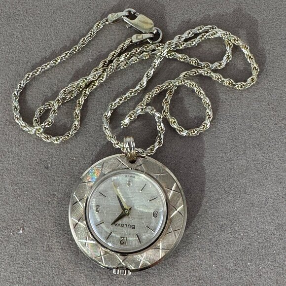 Vintage Bulova Pendant Necklace Mechanical Watch Fabulous Condition main image 5